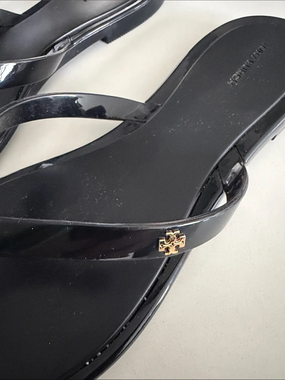Tory Burch Black Square-Toe Thong Sandals with Subtle Gold Emblem - Picture 2 of 7
